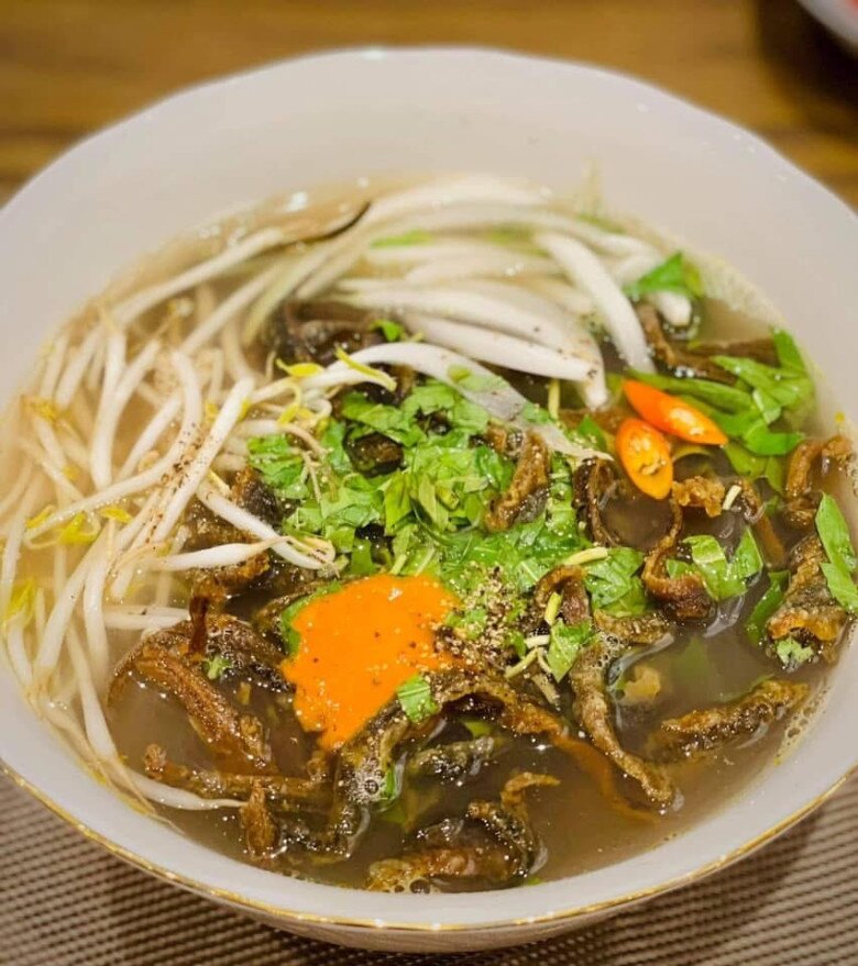 2 Quán Miến Lươn Ở Hà Nội Được Michelin Vinh Danh: Tồn Tại Suốt 40 Năm Giữa Lòng Phố Cổ Vẫn Nườm Nượp Khách 2 Quán Miến Lươn Ở Hà Nội Được Michelin Vinh Danh: Tồn Tại Suốt 40 Năm Giữa Lòng Phố Cổ Vẫn Nườm Nượp Khách - 7