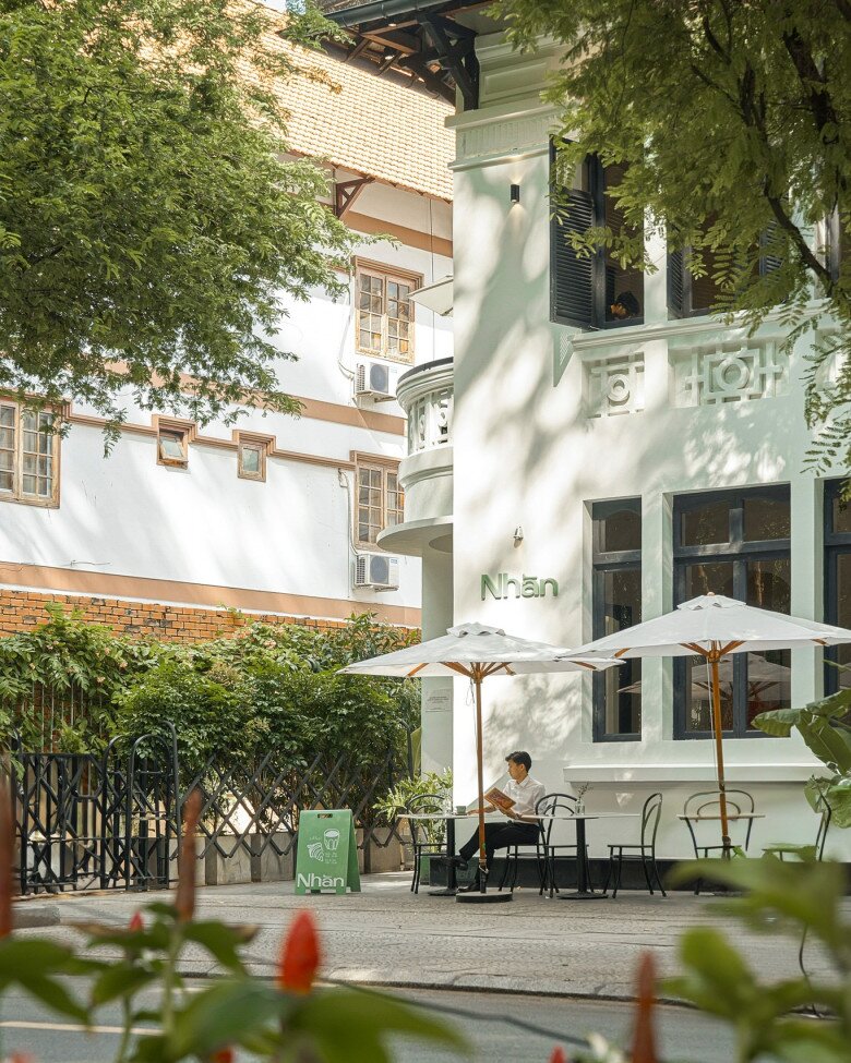 3 quán cà phê trên đường Hàn Thuyên, mặt bằng thuê gần 1 tỷ đồng/ tháng, ngồi chill cuối tuần giữa lòng phố - 3