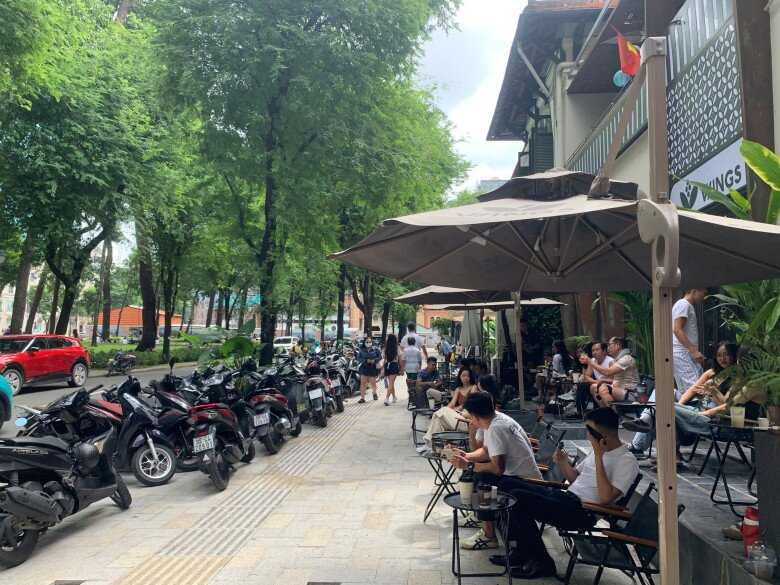 3 quán cà phê trên đường Hàn Thuyên, mặt bằng thuê gần 1 tỷ đồng/ tháng, ngồi chill cuối tuần giữa lòng phố - 7