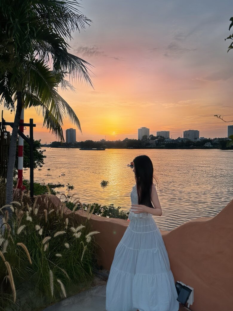 img src/upload/4-2025/images/nguyennh/c2-1761552515-940-width780height1054.jpg /