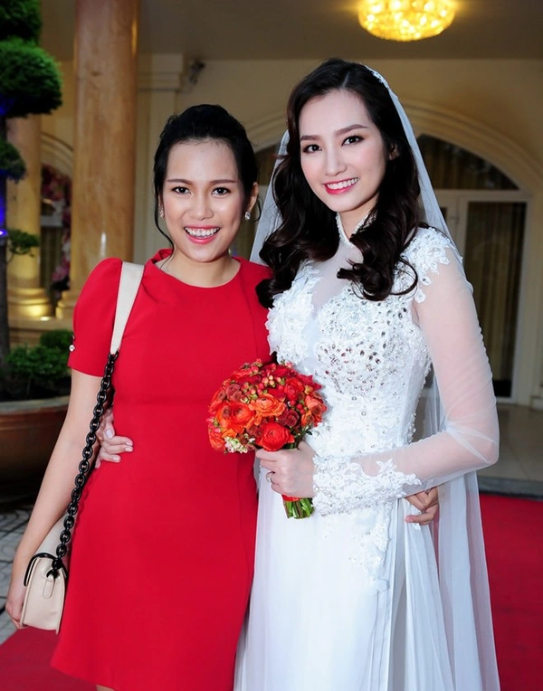 Trúc Dương luôn đồng hành cùng chị gái nhưng không đi theo con đường nghệ thuật.