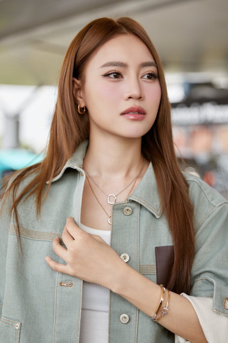 Nhờ chăm sóc da theo công thức chuẩn chỉnh, Ninh Dương Lan Ngọc luôn giữ được vẻ ngoài rạng rỡ.