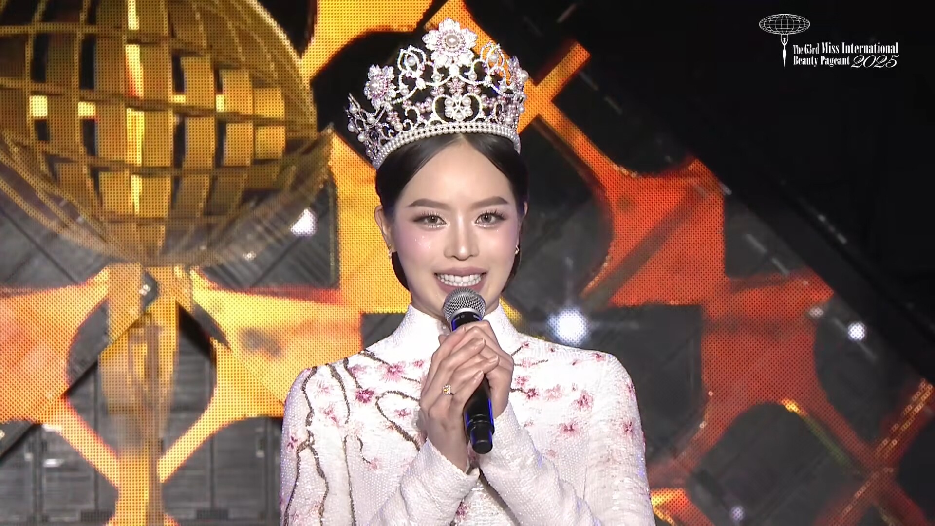 Trực tiếp chung kết Miss International 2025: Tân Hoa hậu chính thức gọi tên người đẹp Colombia - 7