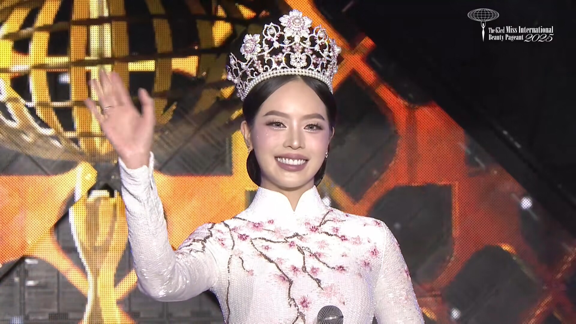 Trực tiếp chung kết Miss International 2025: Tân Hoa hậu chính thức gọi tên người đẹp Colombia - 8