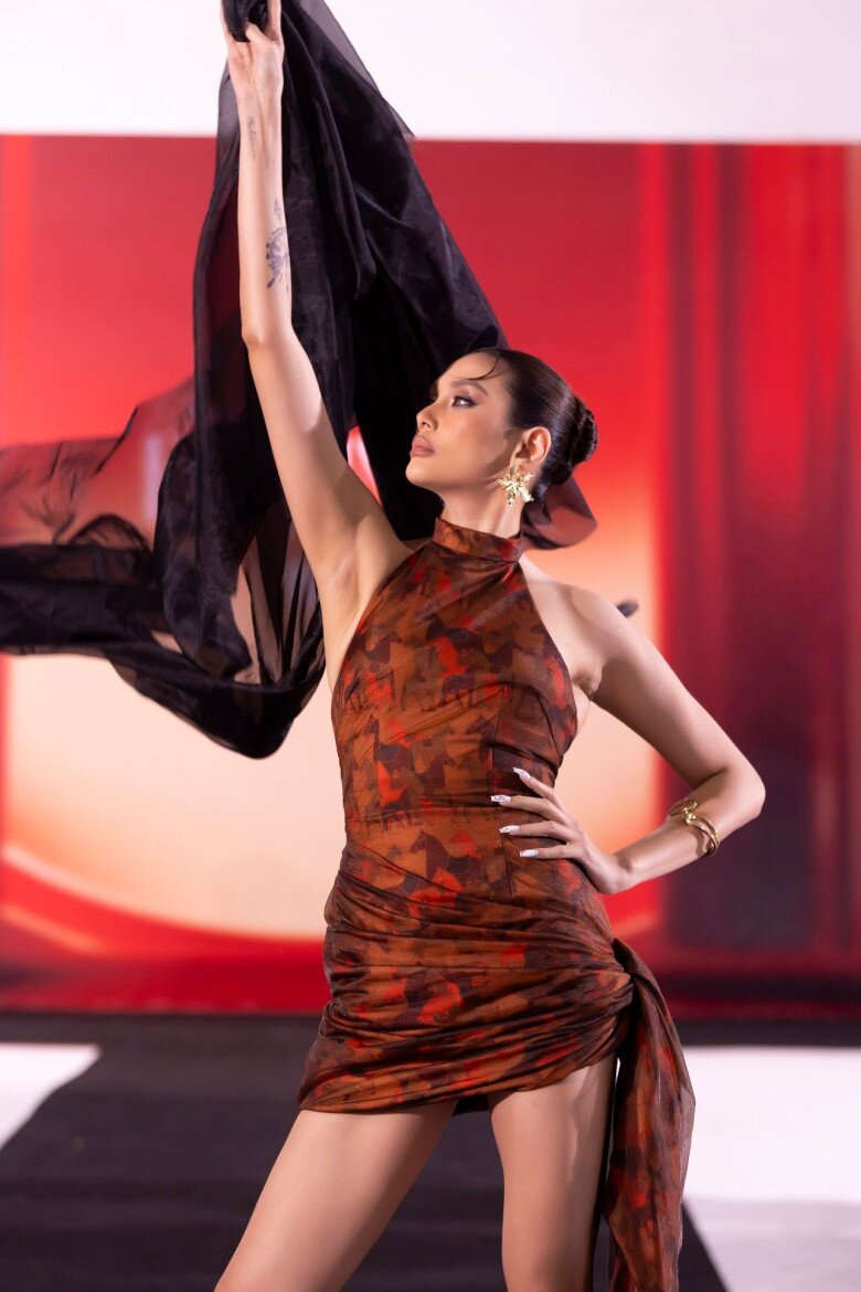 img src/upload/4-2025/images/nguyennh/vo-hoang-yen-hoang-thuy-do-dang-khoe-chan-dai-mien-man-khi-di-casting-nguoi-mau-2-1763538839-67-width780height1170.jpg /