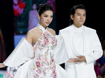 Phương Trinh Jolie khoe sắc vóc mẹ ba con trên sàn diễn