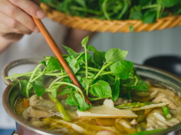 Loại rau từng ít người ăn nay lên đời thành đặc sản, được săn đón khắp 3 miền