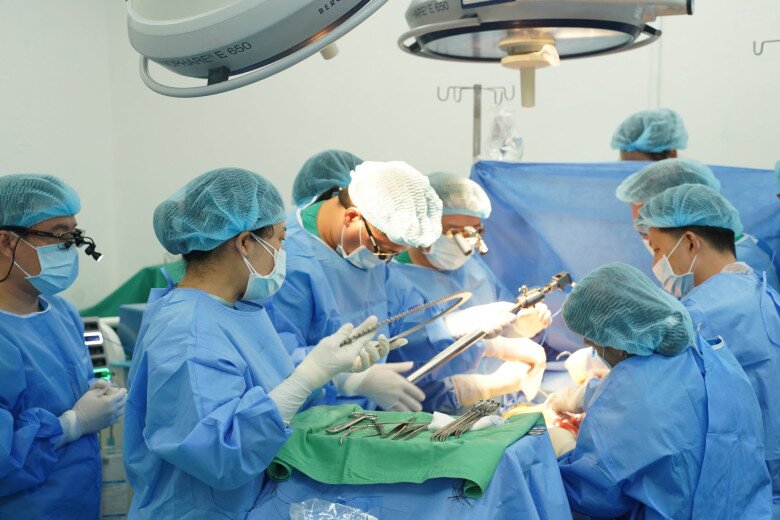 Những đêm trắng của các y bác sĩ Bệnh viện Chợ Rẫy đã mang lại sự sống cho nhiều bệnh nhân chờ ghép tạng - Ảnh: BVCC