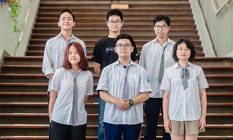 Học sinh trường THPT Chuyên Hà Nội - Amsterdam nổi tiếng học giỏi, năng nổ trong hoạt động ngoại khóa.