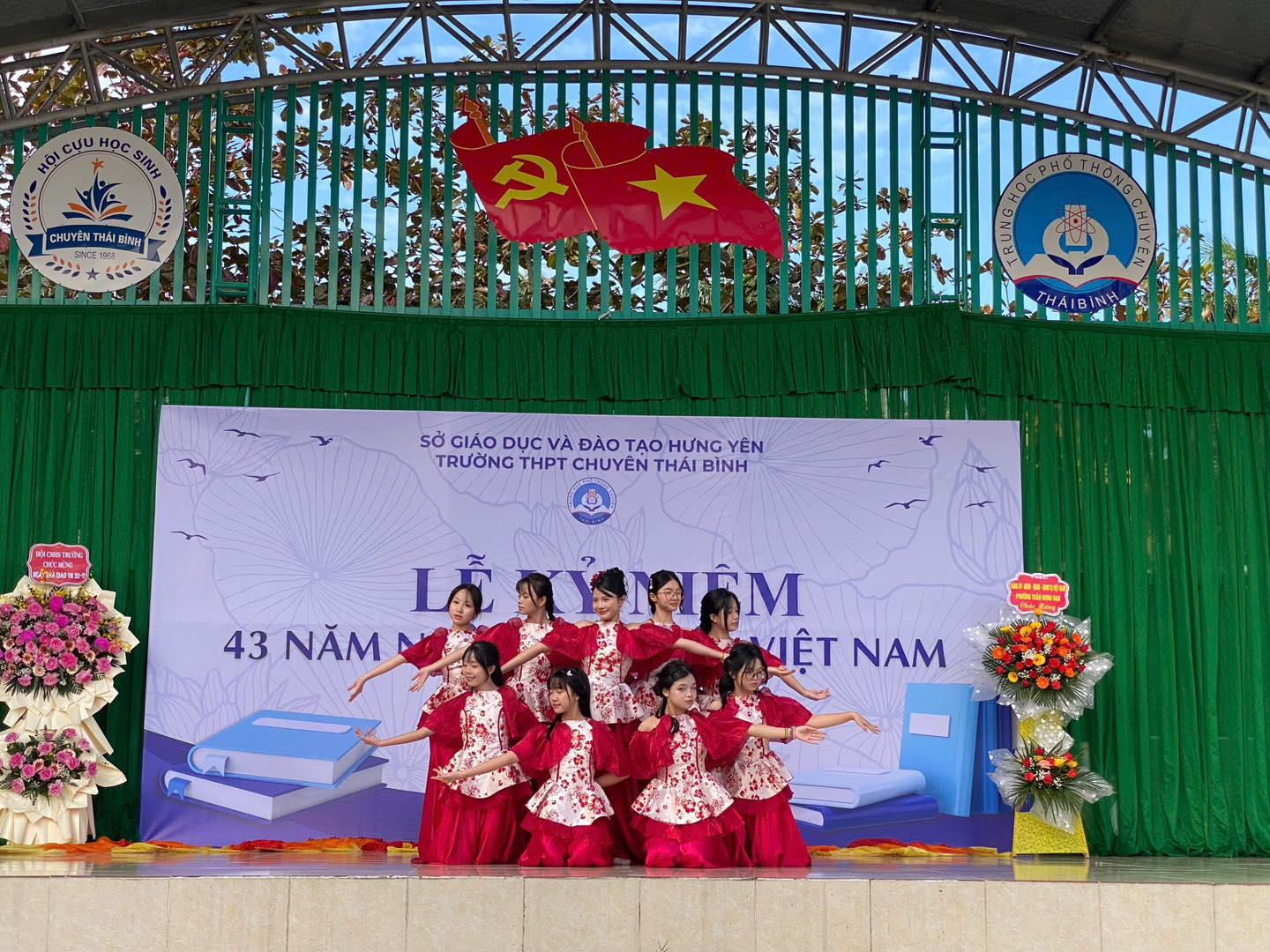 Học sinh trường THPT Chuyên Thái Bình năng động, sáng tạo, tích cực tham gia hoạt động ngoại khóa.