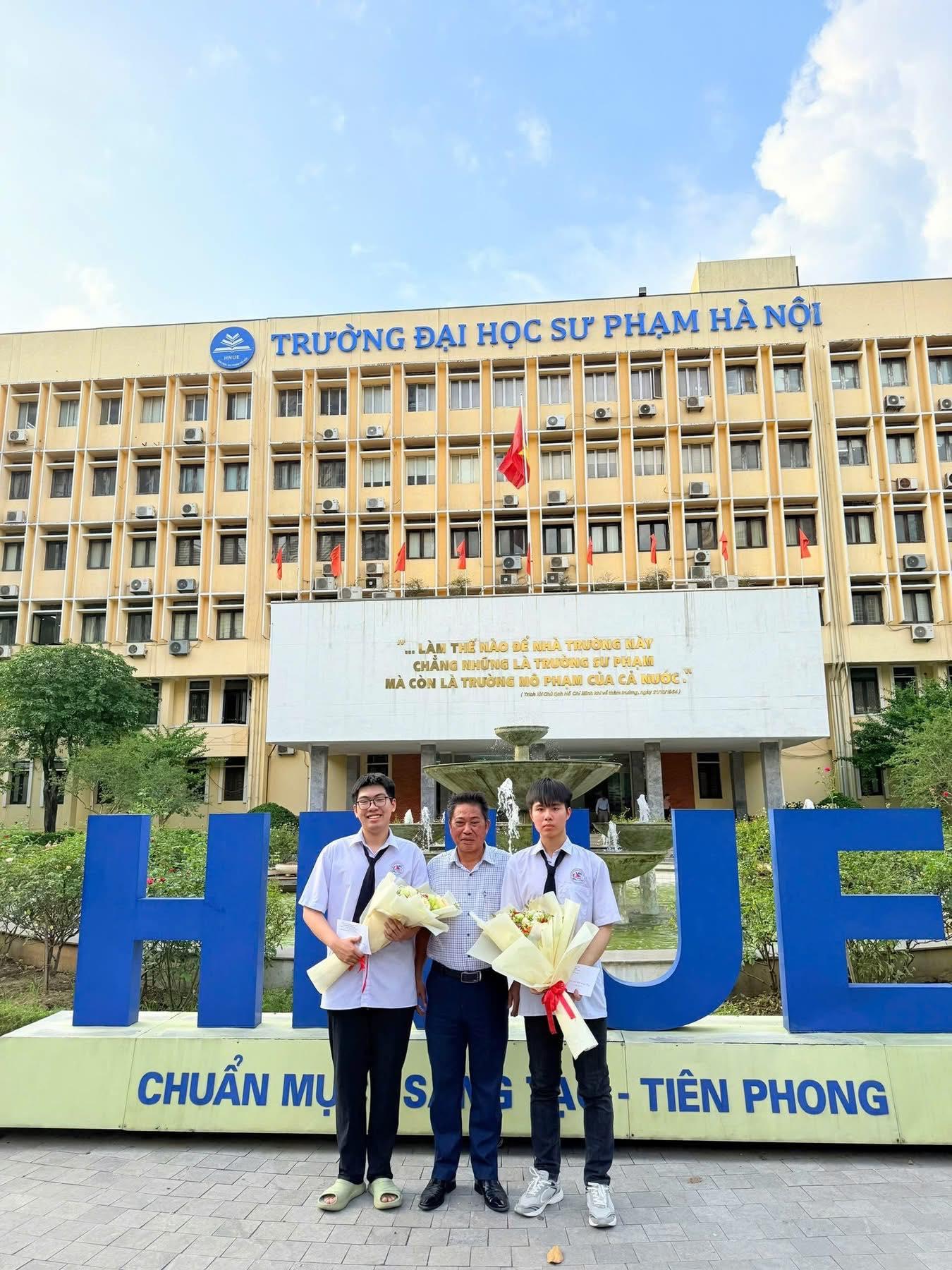 Hai học sinh của trường THPT Chuyên Hạ Long nằm trong đội tuyển Quốc gia, dự thi Olympic quốc tế ở môn Hóa học và Tin học.