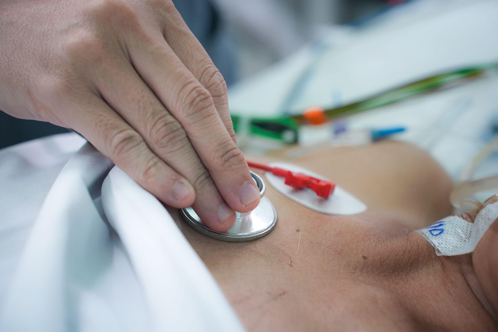 “Chìa khóa vàng” để cứu sống nữ bệnh nhân mắc hội chứng “trái tim tan vỡ” đến từ nhờ sự phối hợp liên viện kịp thời giữa Bệnh viện Chợ Rẫy và Bệnh viện Từ Dũ.