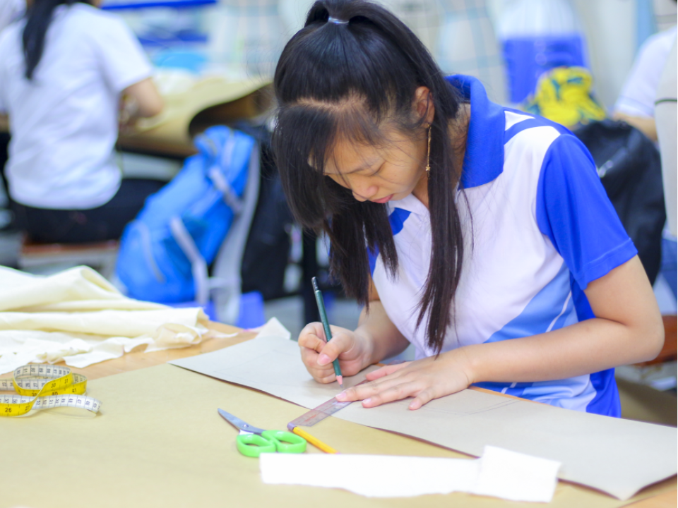 Công nghệ dệt may không yêu cầu năng khiếu nghệ thuật cao mà tập trung vào khả năng tư duy logic, cẩn trọng, yêu thích kỹ thuật và khám phá chất liệu.