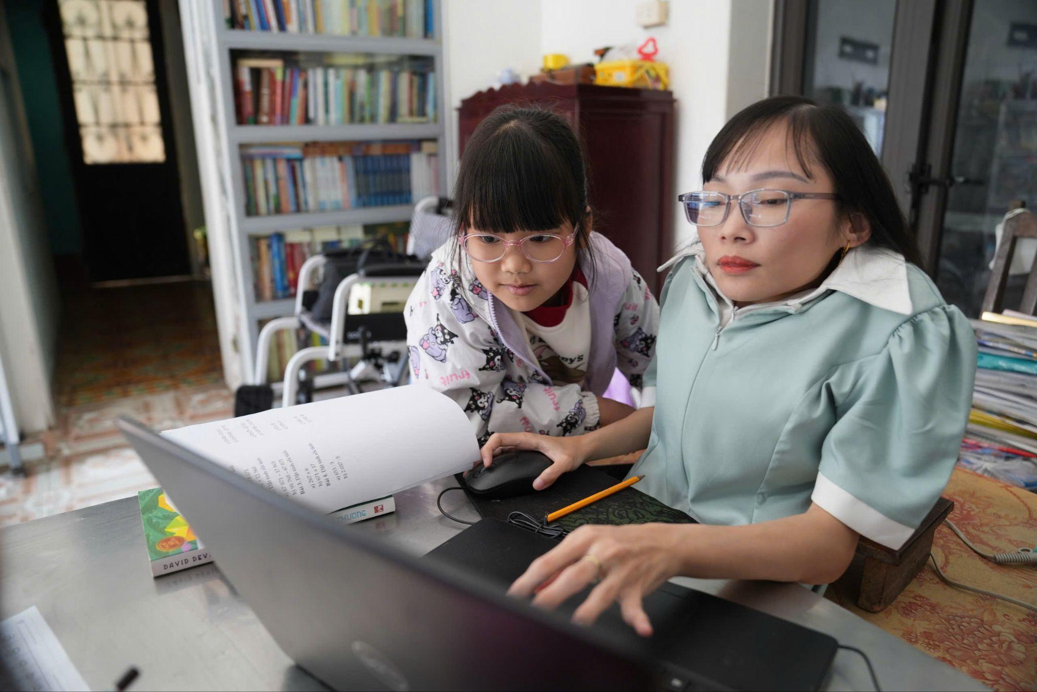 Và cũng từ đó, danh xưng “cô - trò” nghe đầy thân thương, gần gũi và cũng đầy trách nhiệm cũng được ra đời.