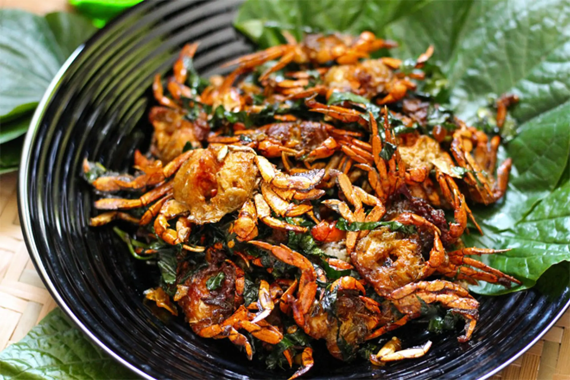 Con rạm được chế biến thành nhiều món ngon hấp dẫn, giàu dinh dưỡng.