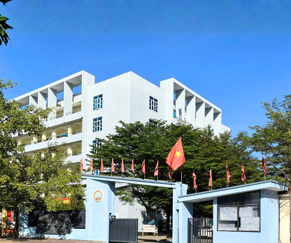 Trường THPT Chuyên Thái Bình là nơi quy tụ những học sinh ưu tú nhất của tỉnh ở các môn khoa học tự nhiên, khoa học xã hội và ngoại ngữ.