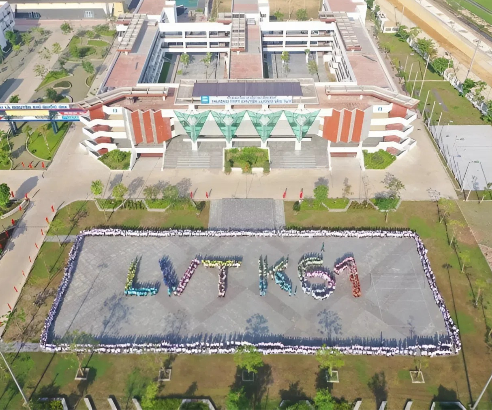 Ngôi trường chuyên ở Ninh Bình lọt top những cơ sở giáo dục có kinh phí xây dựng “khủng nhất Việt Nam với tổng mức đầu tư hơn 400 tỷ đồng.