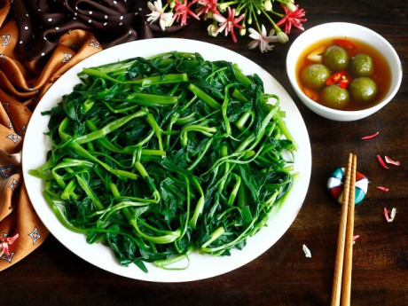 Sức khỏe - Đâu là sai lầm hay gặp khi ăn rau xanh, nhiều người không biết hại sức khỏe, vẫn vô tư thực hiện hàng ngày?