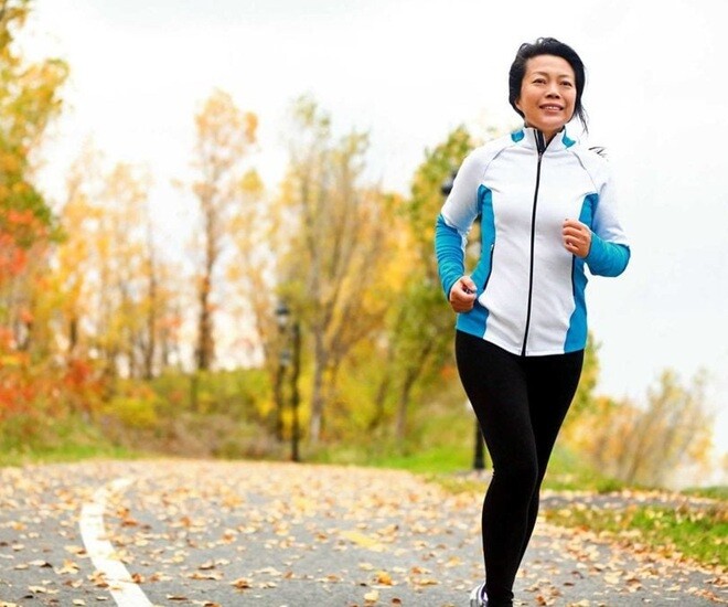 Khi thời tiết chuyển mùa, việc thể dục ngoài trời lạnh, nhất là với người tăng huyết áp rất nguy hiểm. Ảnh minh họa. 
