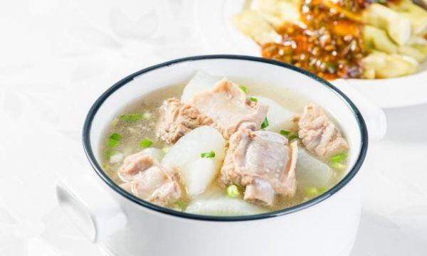 Củ cải trắng có thể chế biến thành nhiều món ăn cho trẻ nhỏ. Ảnh minh họa. 