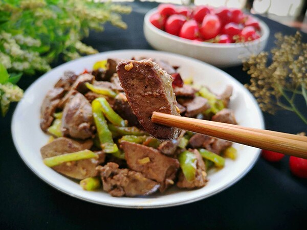 Gan gà dù tốt nhưng phải lưu ý khi chọn và nấu để không bị hao hụt dinh dưỡng và gây hại tới sức khỏe. Ảnh minh họa. 