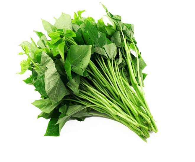 Tại Việt Nam, rau lang luôn có sẵn và giá rẻ nhưng ít người dùng vì chê nhạt vị. Ảnh minh họa. 