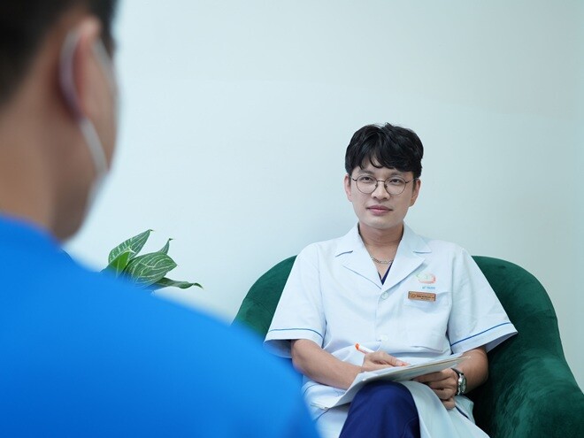 Thạc sĩ tâm lý Nguyễn Quốc Linh cho biết, với người nghiện thủ dâm, có suy nghĩ lệch lạc về tình dục cần kết hợp điều trị đa phương thức. Ảnh: BSCC. 