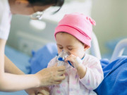 Sức khỏe - Mùa lạnh khi trẻ có dấu hiệu nào chứng tỏ miễn dịch đang suy giảm, cần bổ sung ngay để tránh nhập viện