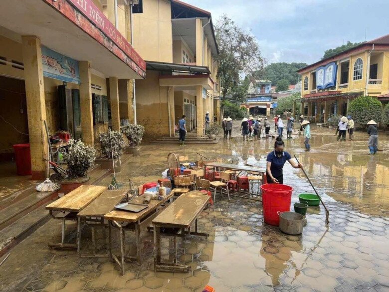Vệ sinh môi trường và nguồn nước sau bão lũ là rất quan trọng để phòng bệnh. Ảnh minh họa. 