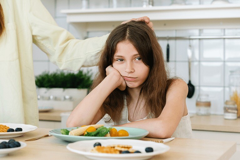 Rối loạn ăn uống ở trẻ vị thành niên ảnh hưởng rất lớn tới sức khỏe thể chất và tinh thần của trẻ. Ảnh minh họa.