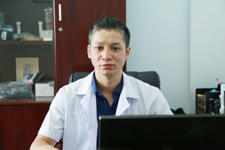 Bác sĩ Tạ Việt Cường cho biết, quan hệ tình dục không an toàn là nguyên nhân hàng đầu dẫn tới viêm nhiễm vùng kín. Ảnh: Lê Phương.