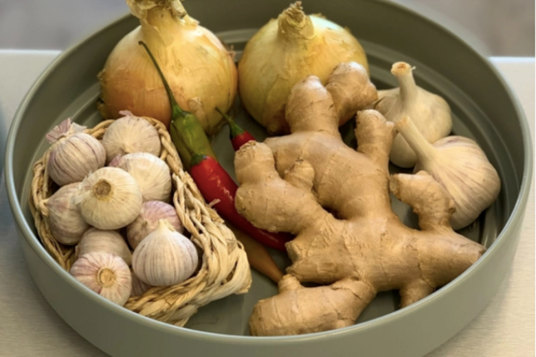 C&aacute;c loại gia vị c&oacute; sẵn trong gian bếp, nếu kết hợp sử dụng đ&uacute;ng c&aacute;ch cũng sẽ bảo vệ được hệ h&ocirc; hấp. Ảnh minh họa. 