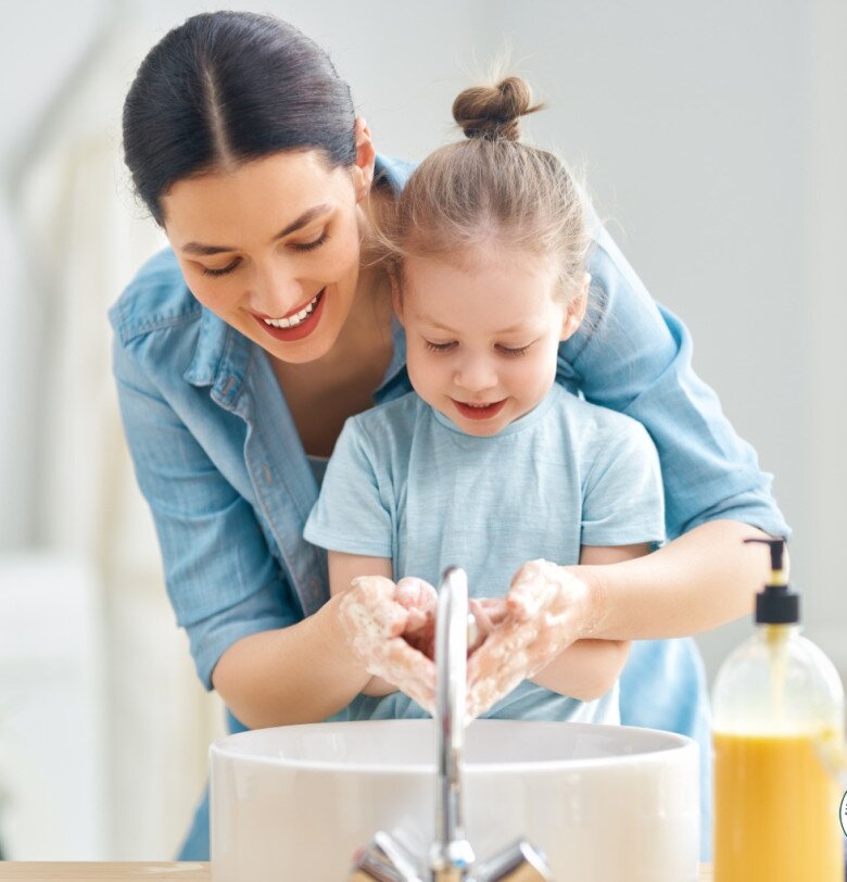Rửa tay là việc rất dễ và nên làm hằng ngày nhưng lại không được thực hiện thường xuyên khiến trẻ dễ mắc bệnh. Ảnh minh họa.