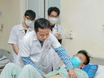 15 năm bị “chân voi” và đi tiểu có vấn đề, chàng trai 19 tuổi xúc động: “Cuộc đời tôi sẽ bước sang trang mới”