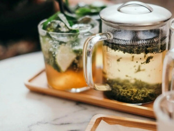 Sáng thức dậy nên uống gì đầu tiên? Thứ tốt nhất không phải nước chanh ấm hay mật ong pha loãng