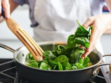 Sức khỏe - Chần rau trước khi nấu làm mất đi dinh dưỡng, nhưng hai loại rau này nếu không chần sẽ hại thận