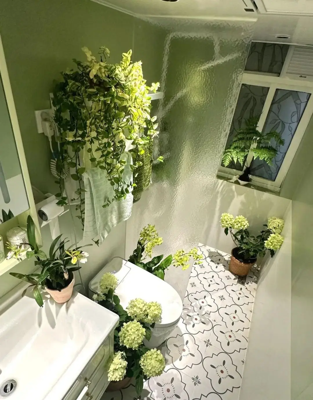 3 vị trí trong nhà dù trống cũng đừng trồng hoa, nếu không càng chăm cây càng héo, vận may tuột khỏi tay - 2