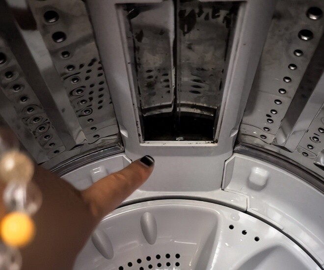 Bên trong máy giặt có một amp;#34;cơ quan nhỏamp;#34;, mỗi tháng mở ra một lần, quần áo giặt xong sẽ sạch hơn hẳn - 1