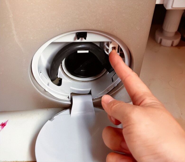 Bên trong máy giặt có một amp;#34;cơ quan nhỏamp;#34;, mỗi tháng mở ra một lần, quần áo giặt xong sẽ sạch hơn hẳn - 3