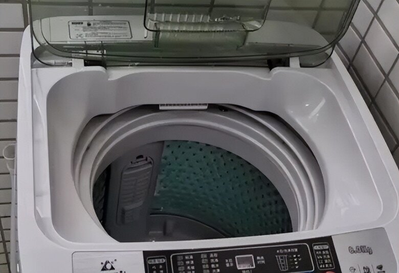 Bên trong máy giặt có một amp;#34;cơ quan nhỏamp;#34;, mỗi tháng mở ra một lần, quần áo giặt xong sẽ sạch hơn hẳn - 4