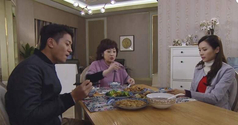 Sau khi bố vợ mất, chúng tôi đã đón mẹ vợ đến ở cùng. (Ảnh minh họa)