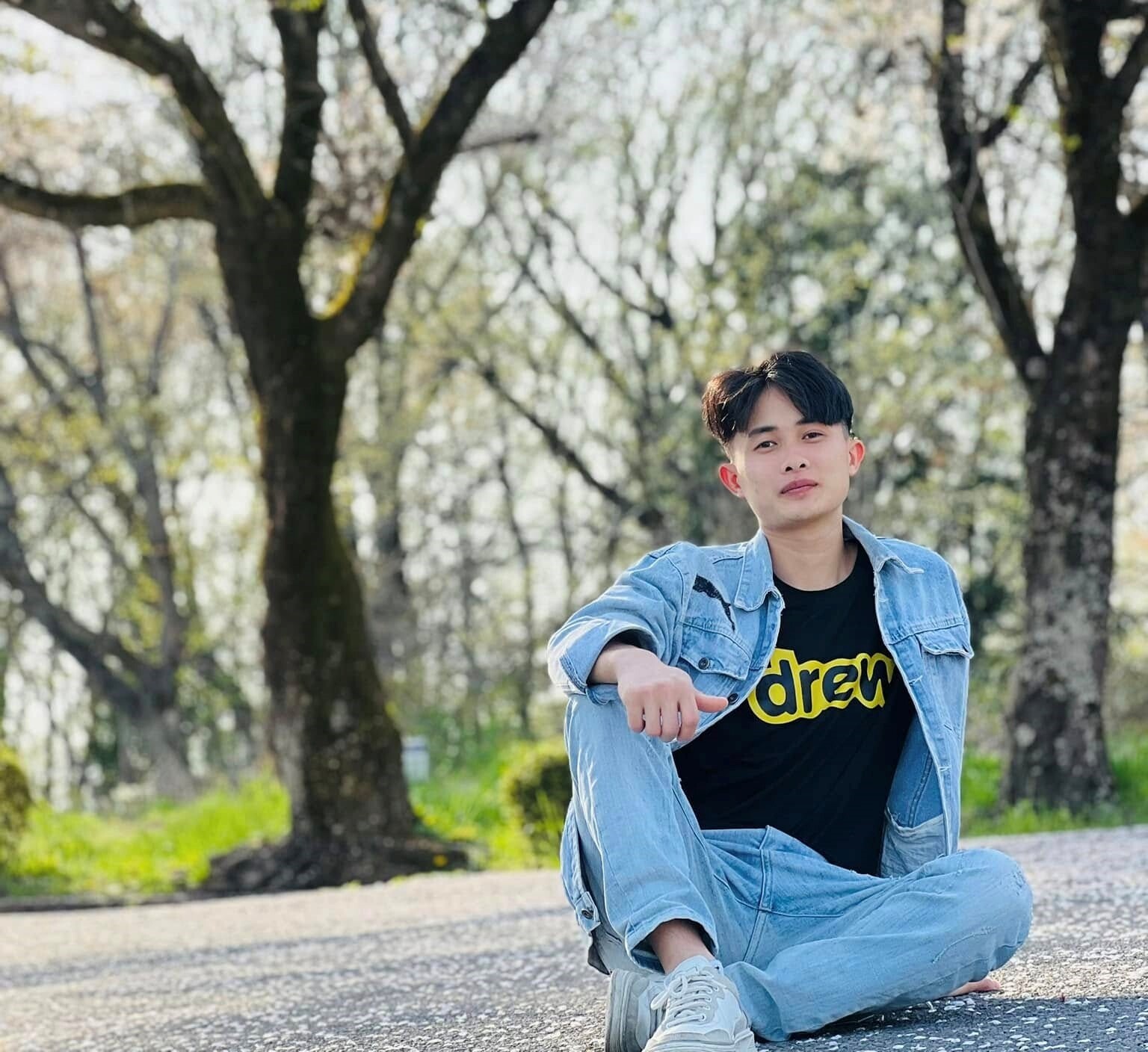 Đình Nghĩa sang Nhật Bản năm 2023. 