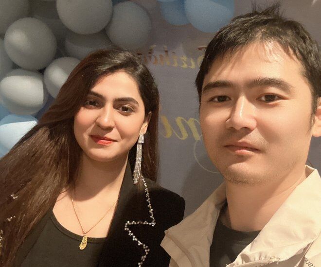 Dương Dương và Tiểu Ngoại tình cờ gặp nhau trên đường.