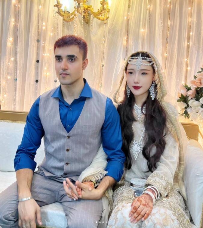 Cặp đôi trong đám cưới ở Pakistan.