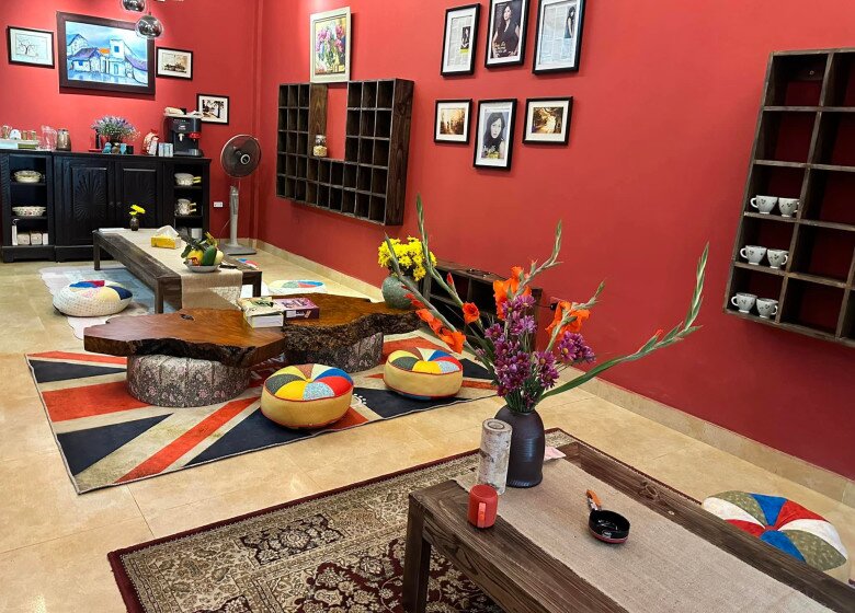 Khu vực phòng khách nơi gia đình Đinh Thúy Hà sống.