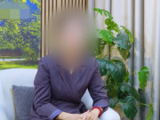 Yêu - Thấy hai cô gái lạ mặt trong tang lễ của bố chồng, người phụ nữ liền bỏ về nhà ngoại khi biết sự thật