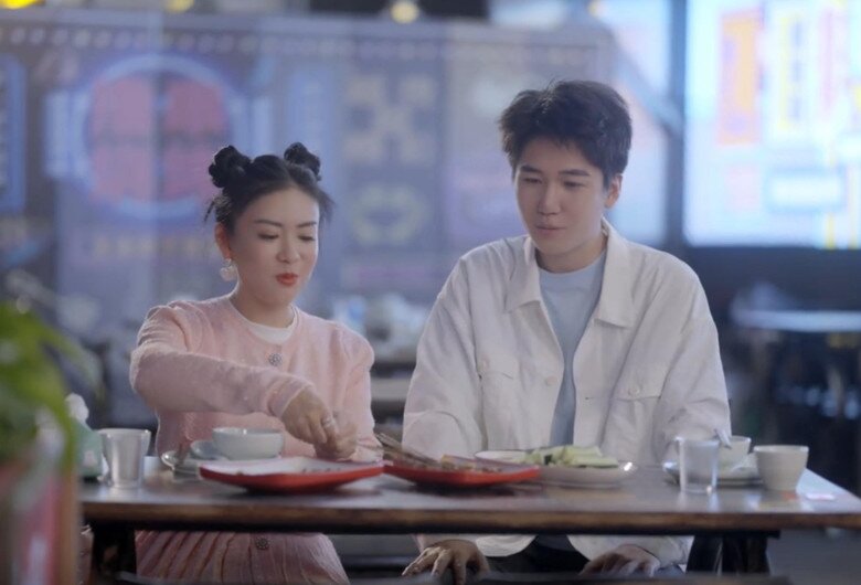 Phải lòng trai trẻ kém 20 tuổi, phú bà làm mẹ đơn thân kiếm 18,5 tỷ/năm cưới vội sau gần 1 năm yêu - 6