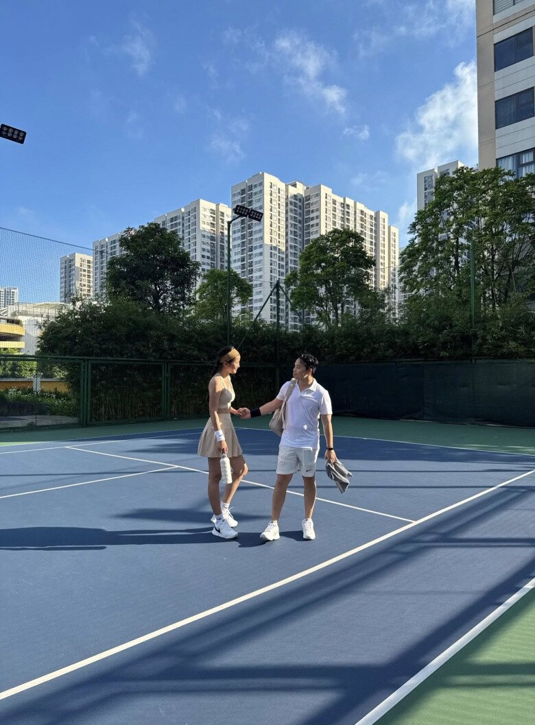 Phản ứng của người đẹp 4 lần thi hoa hậu khi chồng thiếu gia bị chê bai nhan sắc - 10