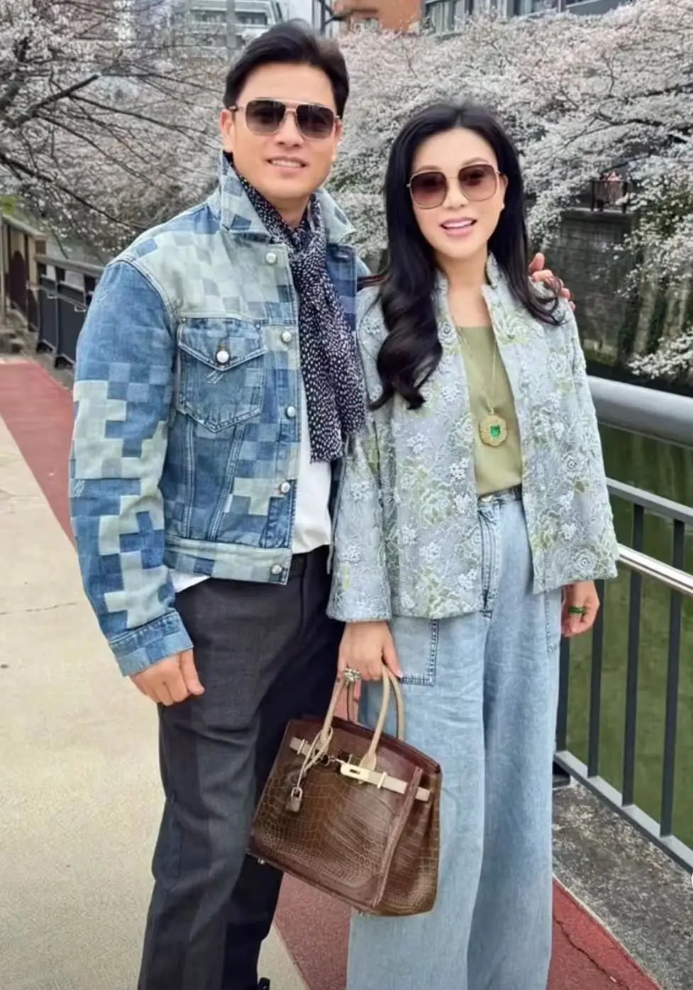 Tài tử gốc Việt là tỷ phú khét tiếng Cbiz, cưới 3 đời vợ đều là mỹ nhân, U70 trẻ đẹp như ngoài 30 tuổi - 6