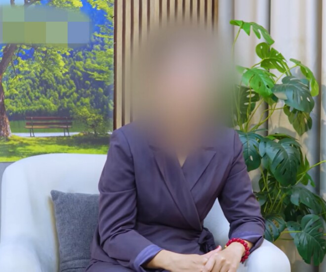 Thấy hai cô gái lạ mặt trong tang lễ của bố chồng, người phụ nữ liền bỏ về nhà ngoại khi biết sự thật - 1